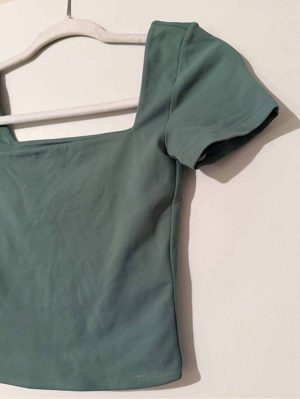 Babaton Green Square-Neck Crop Top - Picture 4 of 9